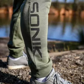 Sonik: Tepláky Jogger Green Velikost L